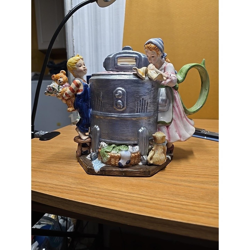 Vintage 1990's~Lidded Washing Machine Tea Pot~Laundry Day-Food safe